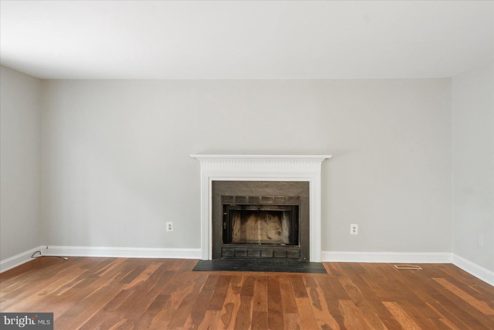 VALLEY STREAM ESTATES - Residential