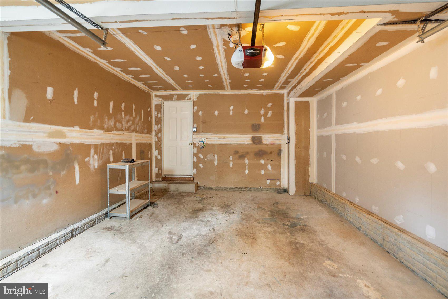 VALLEY STREAM ESTATES - Residential