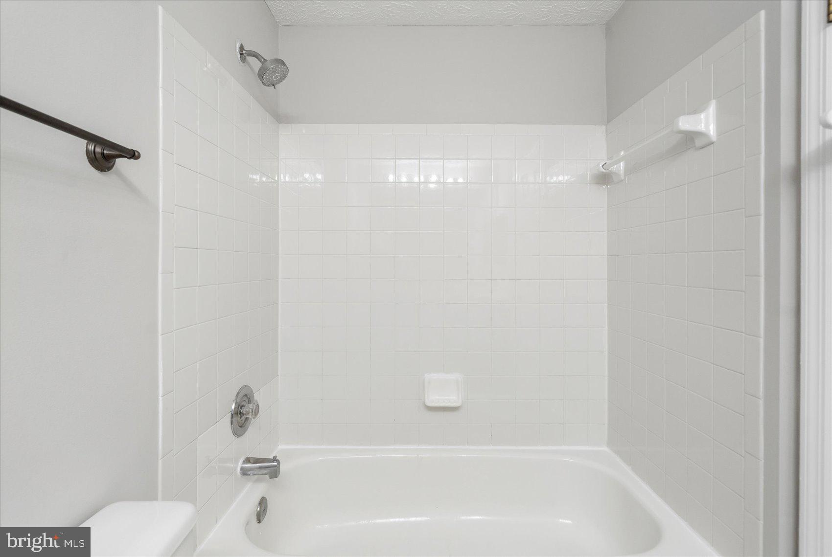 VALLEY STREAM ESTATES - Residential