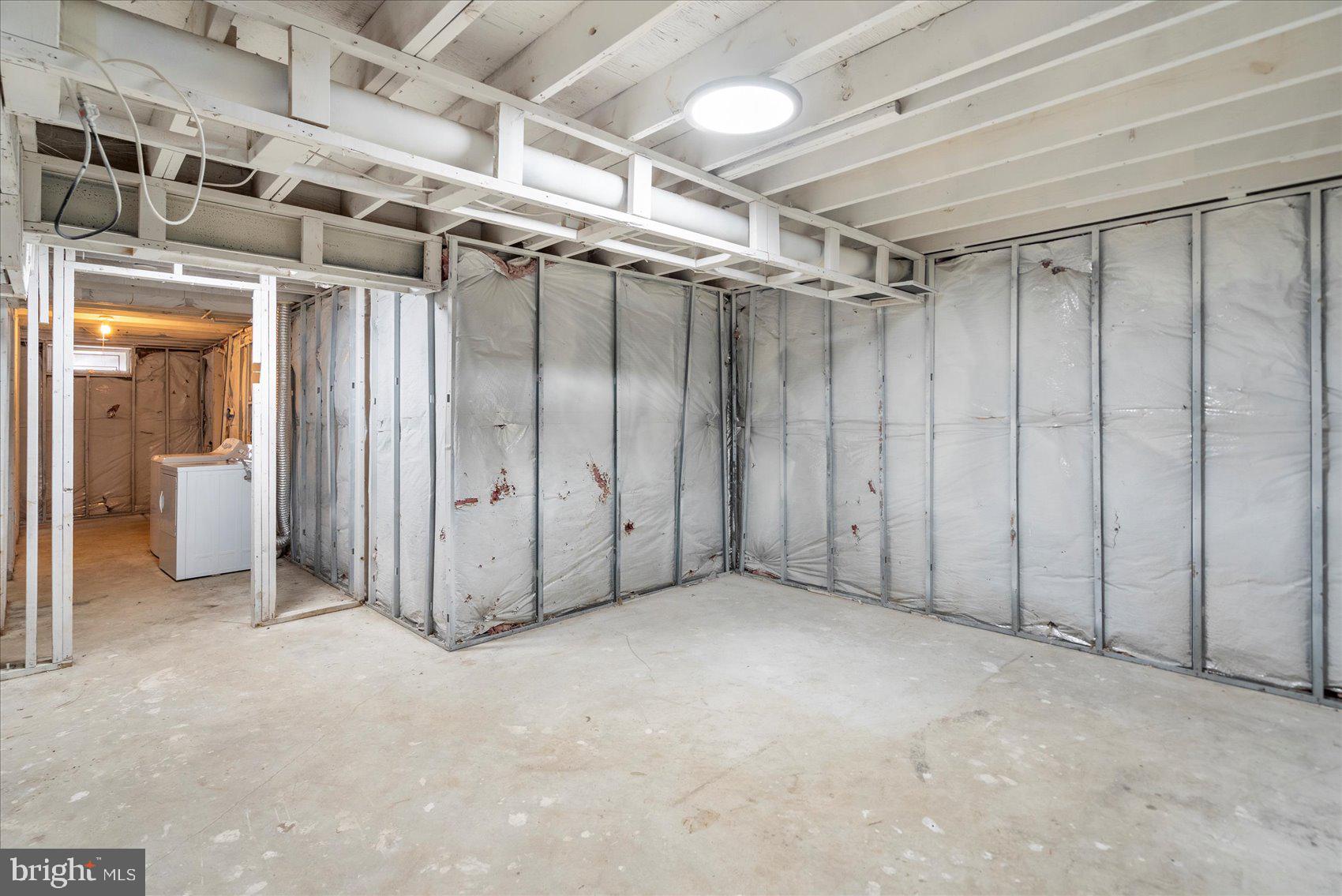 VALLEY STREAM ESTATES - Residential