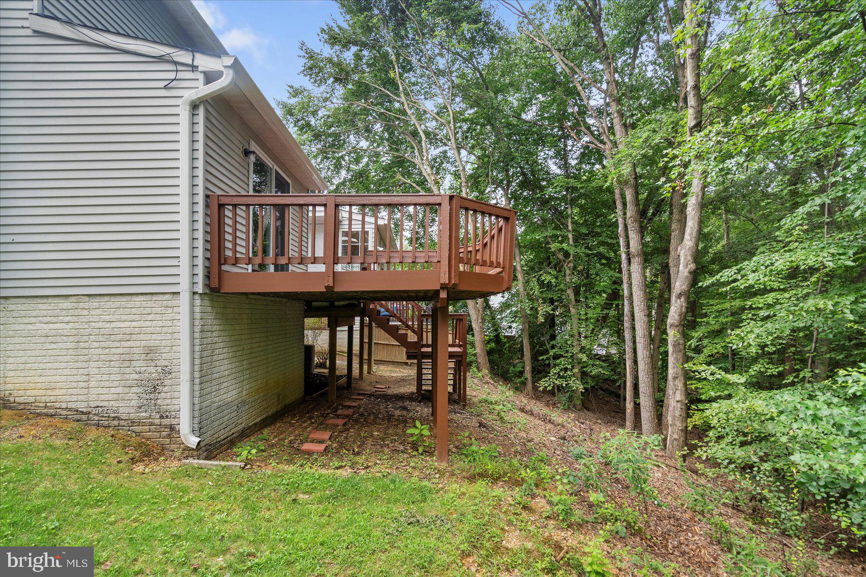 VALLEY STREAM ESTATES - Residential