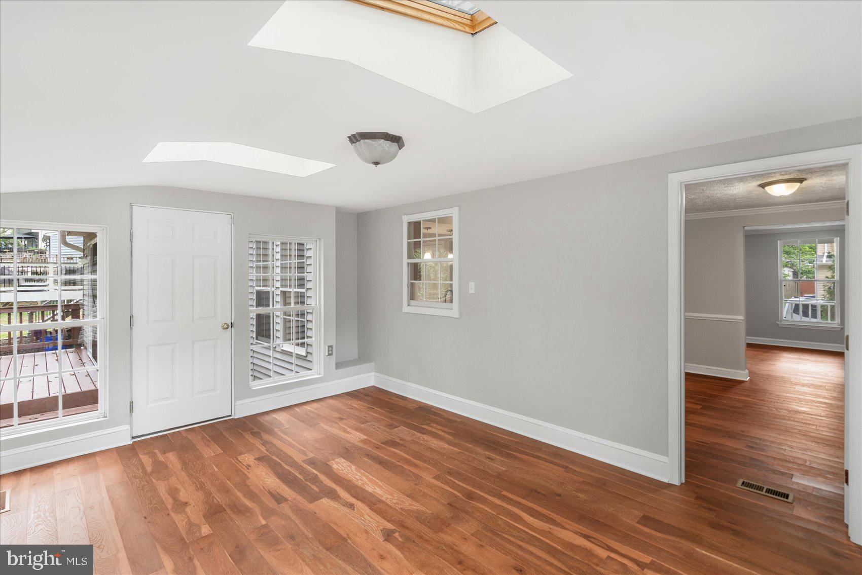 VALLEY STREAM ESTATES - Residential