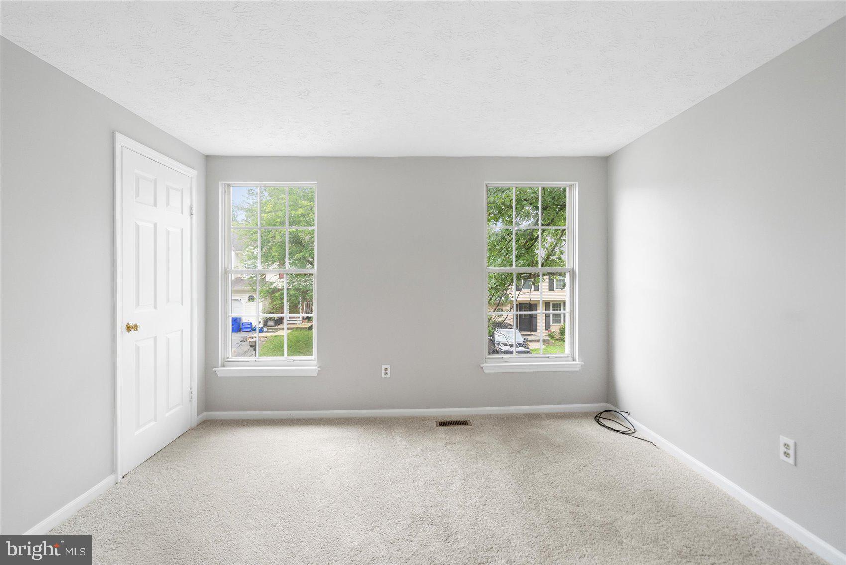 VALLEY STREAM ESTATES - Residential