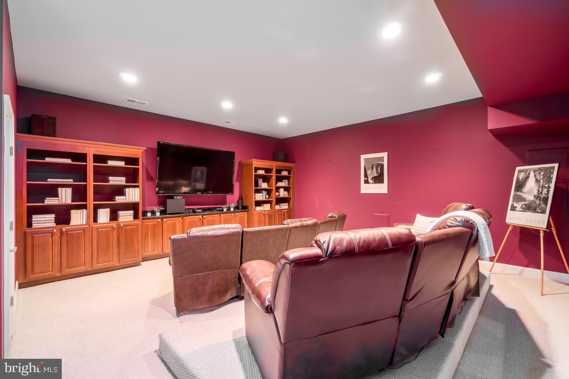 KIRBY WOODS - Residential