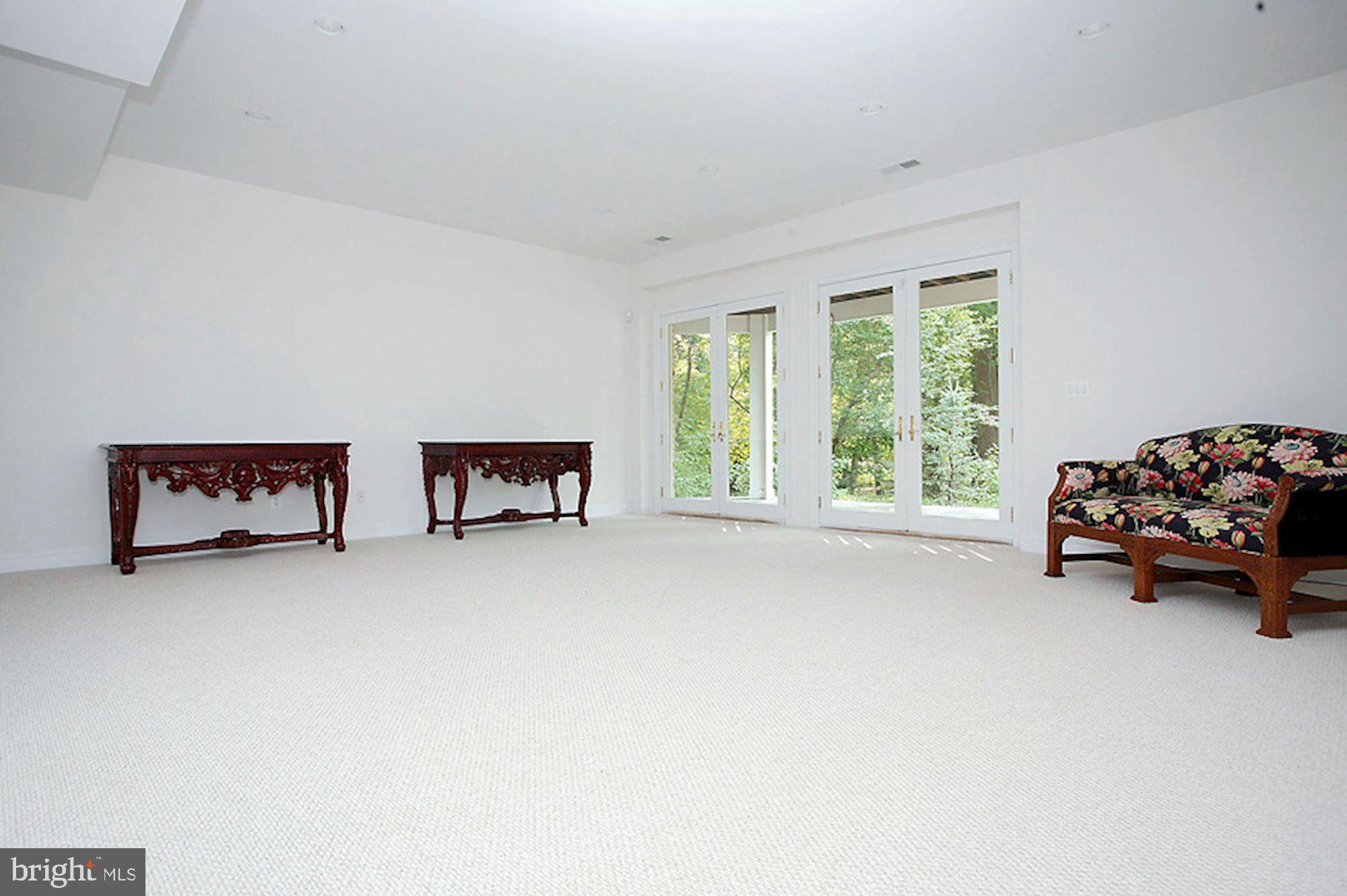 KIRBY WOODS - Residential