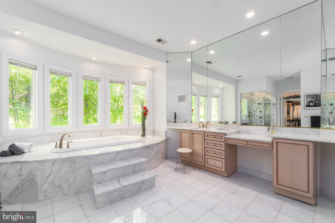 KIRBY WOODS - Residential