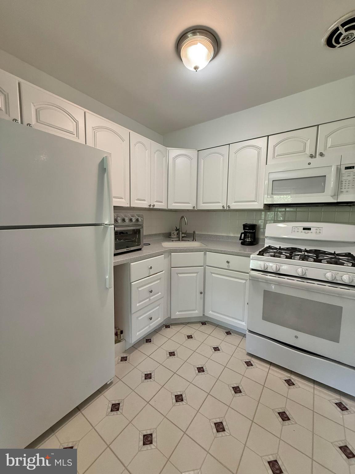 1506 S GEORGE MASON DRIVE 22