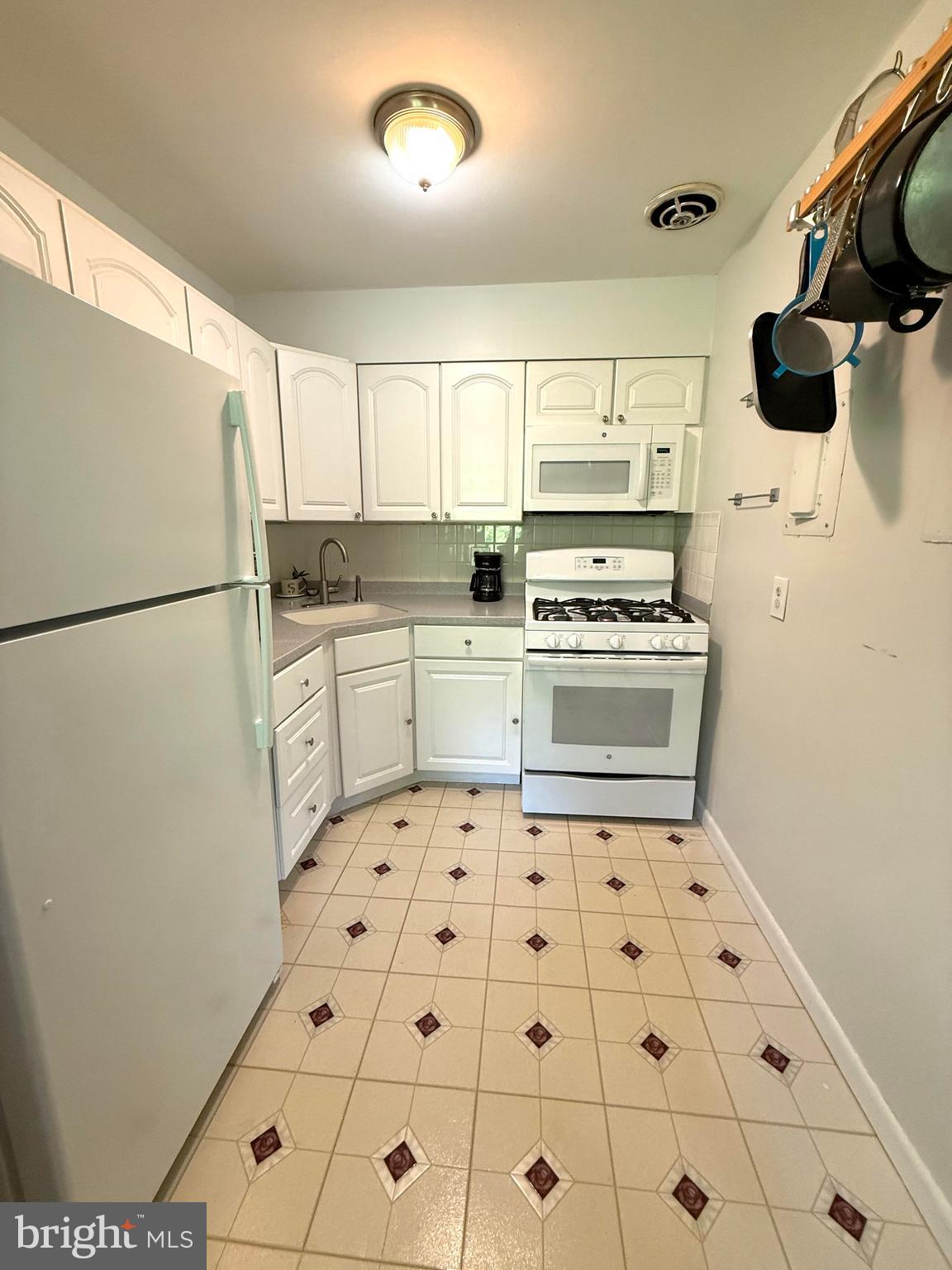 1506 S GEORGE MASON DRIVE 22