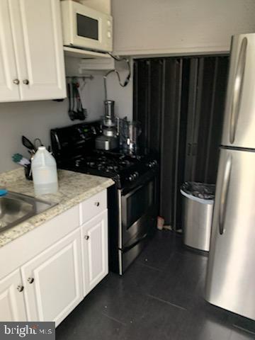 IVERSON SQUARE CONDOMINIUM - Residential