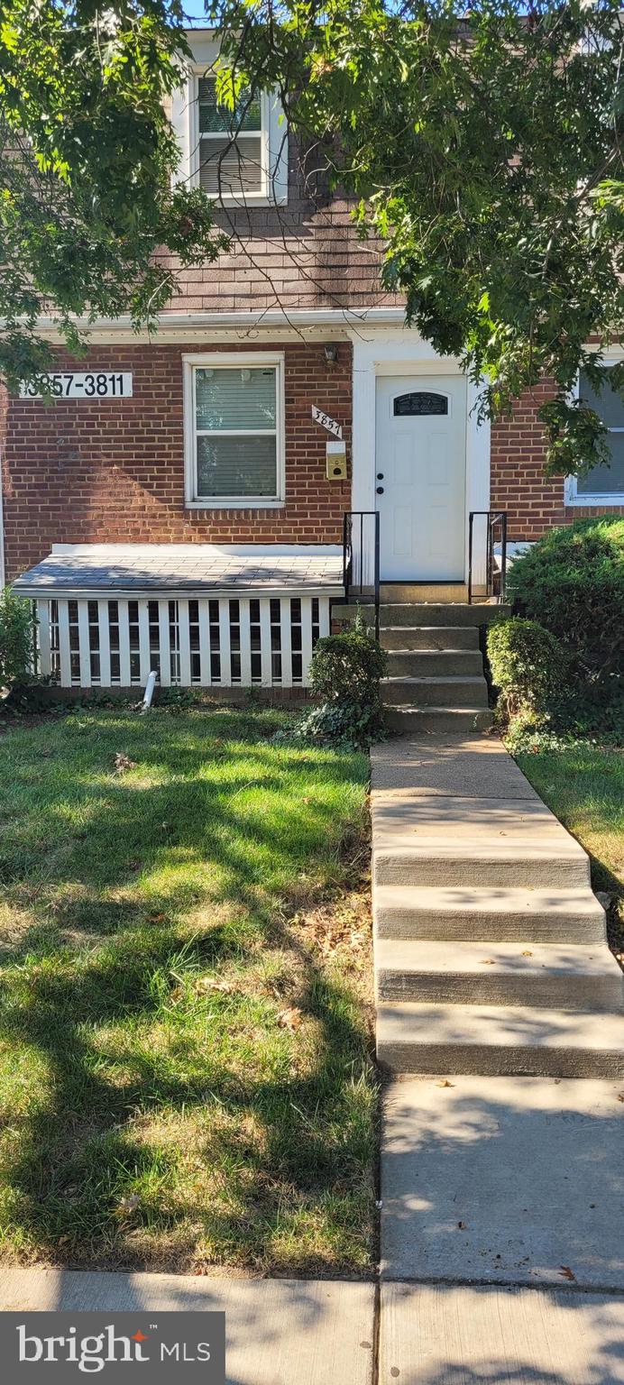 IVERSON SQUARE CONDOMINIUM - Residential