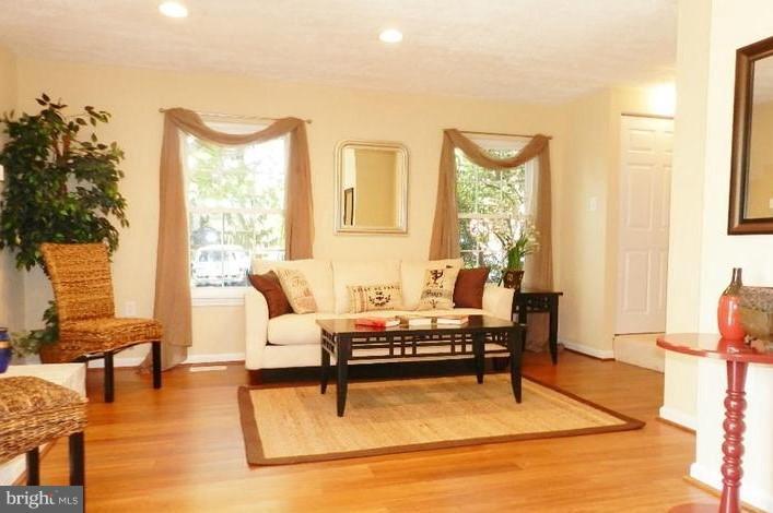 THE COLONY - Residential Lease