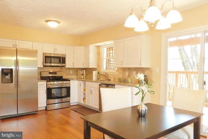 THE COLONY - Residential Lease