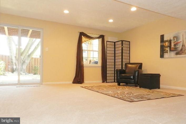 THE COLONY - Residential Lease