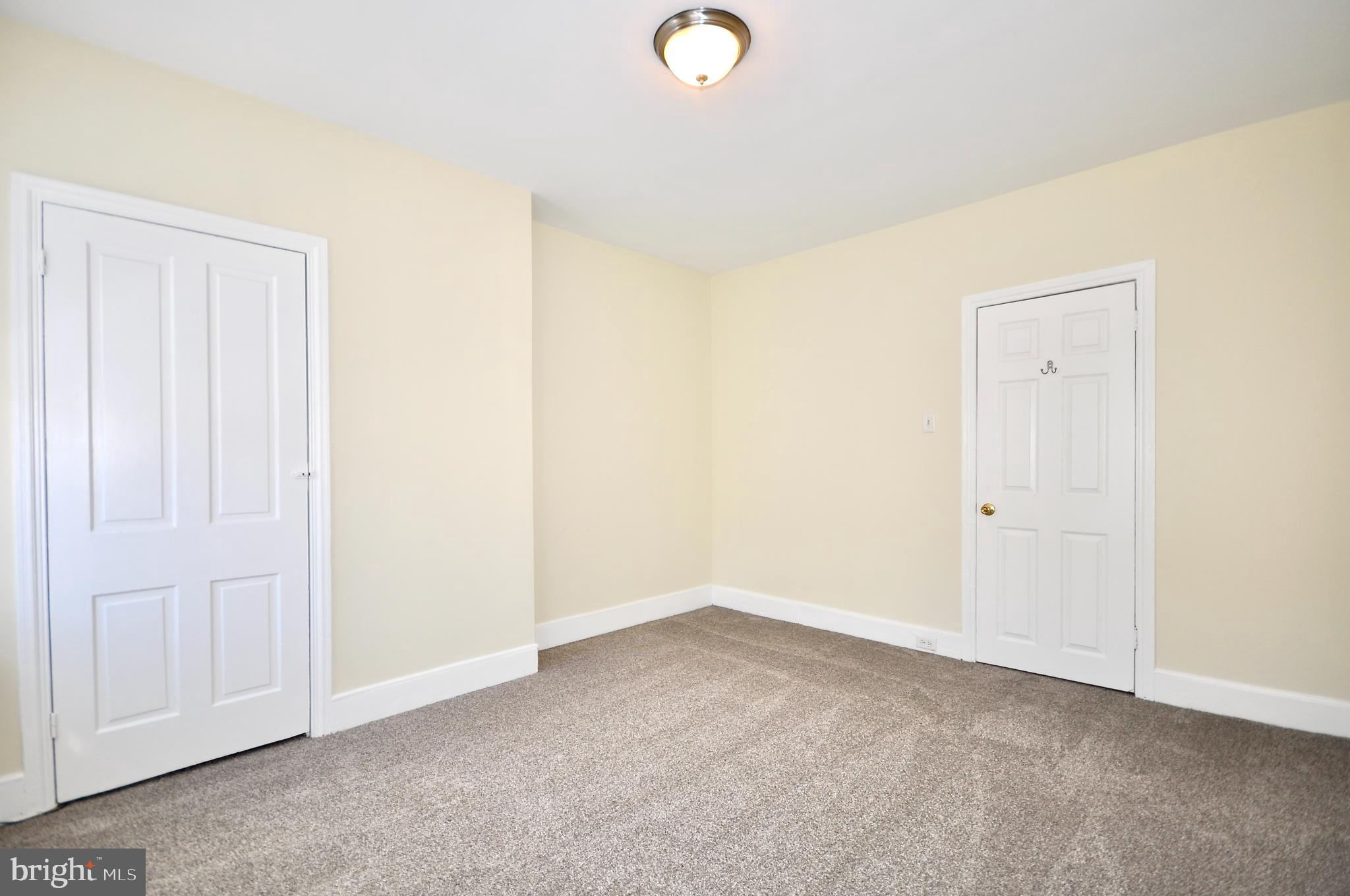 PORT RICHMOND - Residential Lease