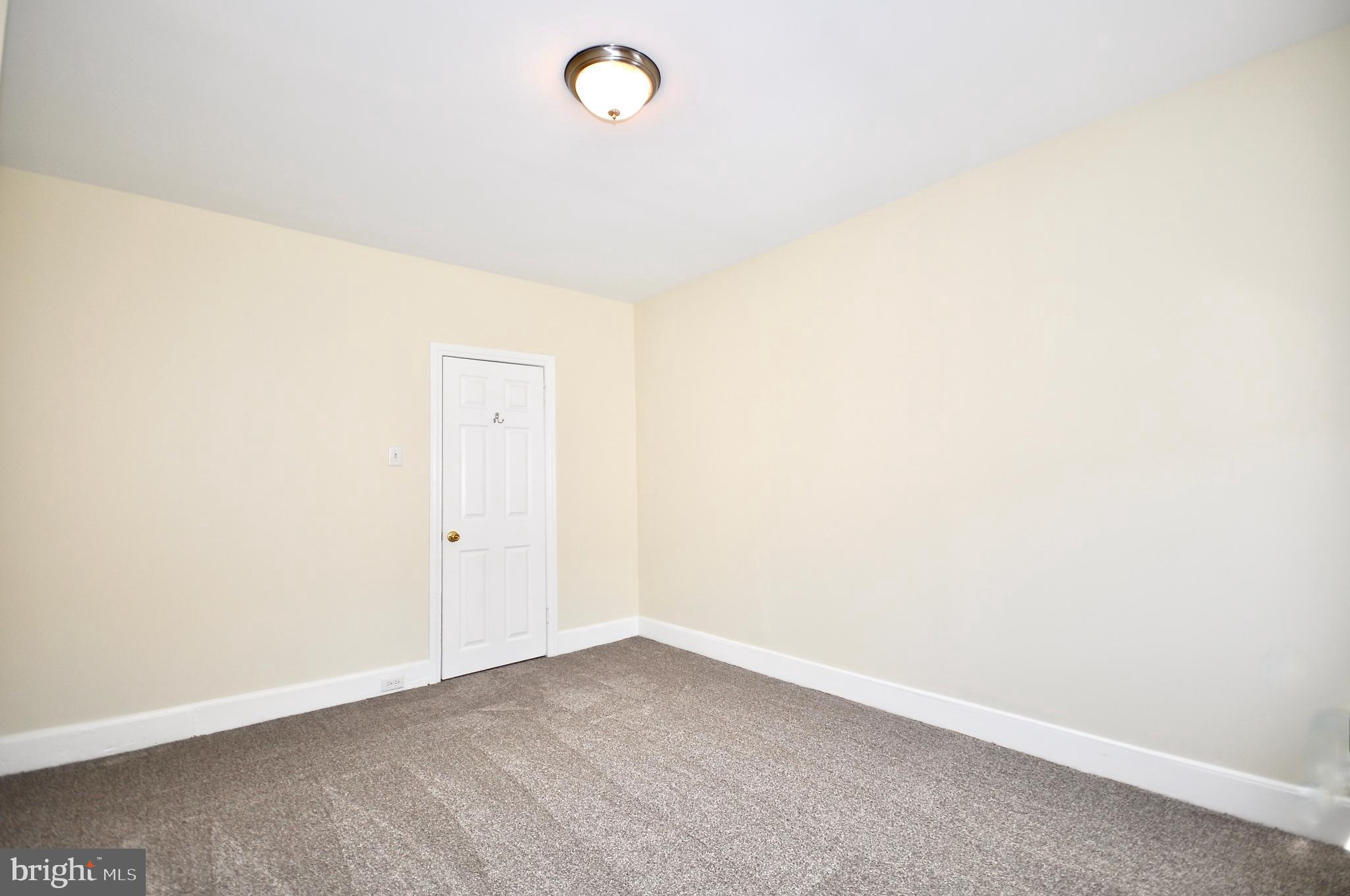 PORT RICHMOND - Residential Lease