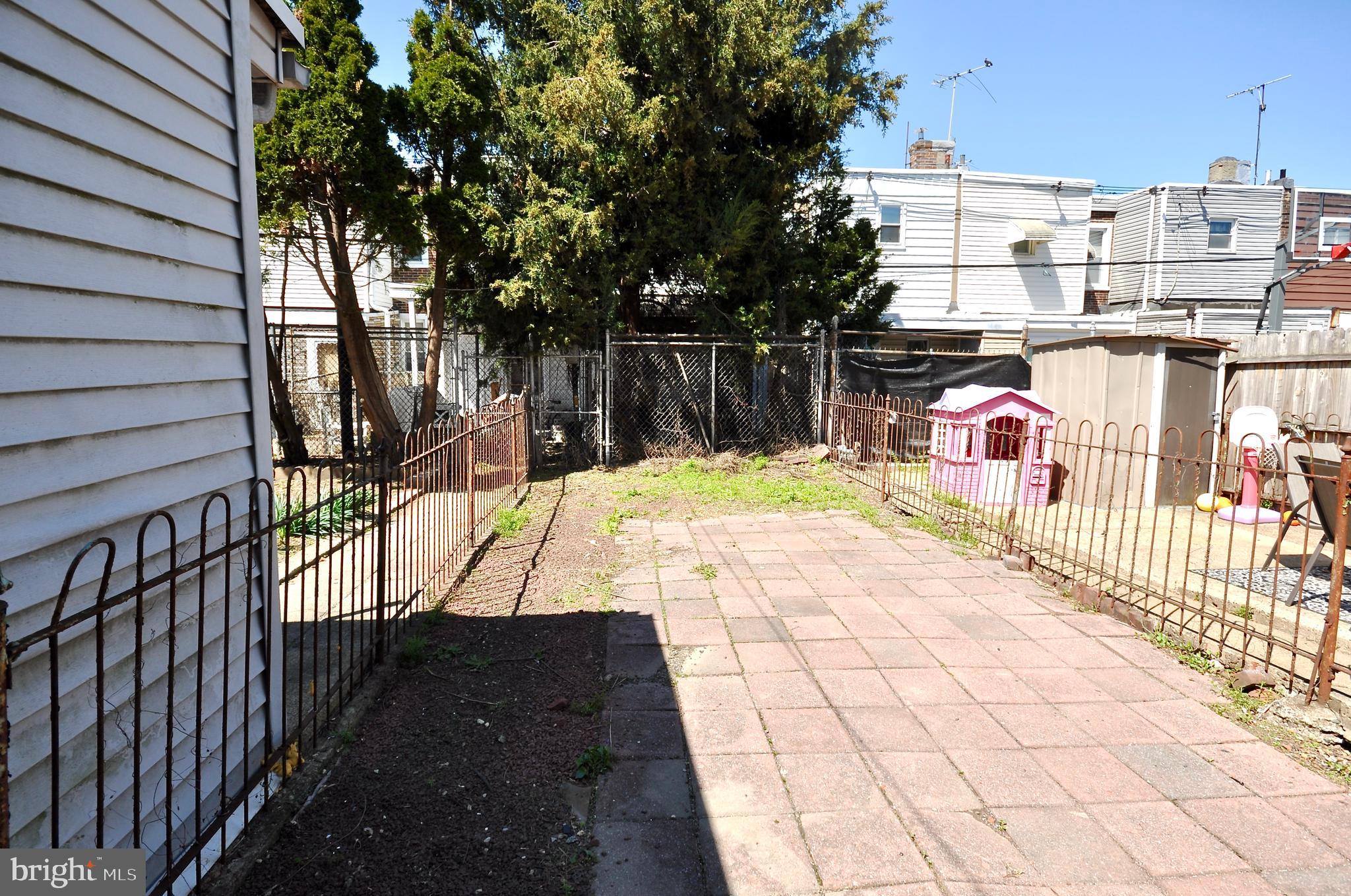 PORT RICHMOND - Residential Lease