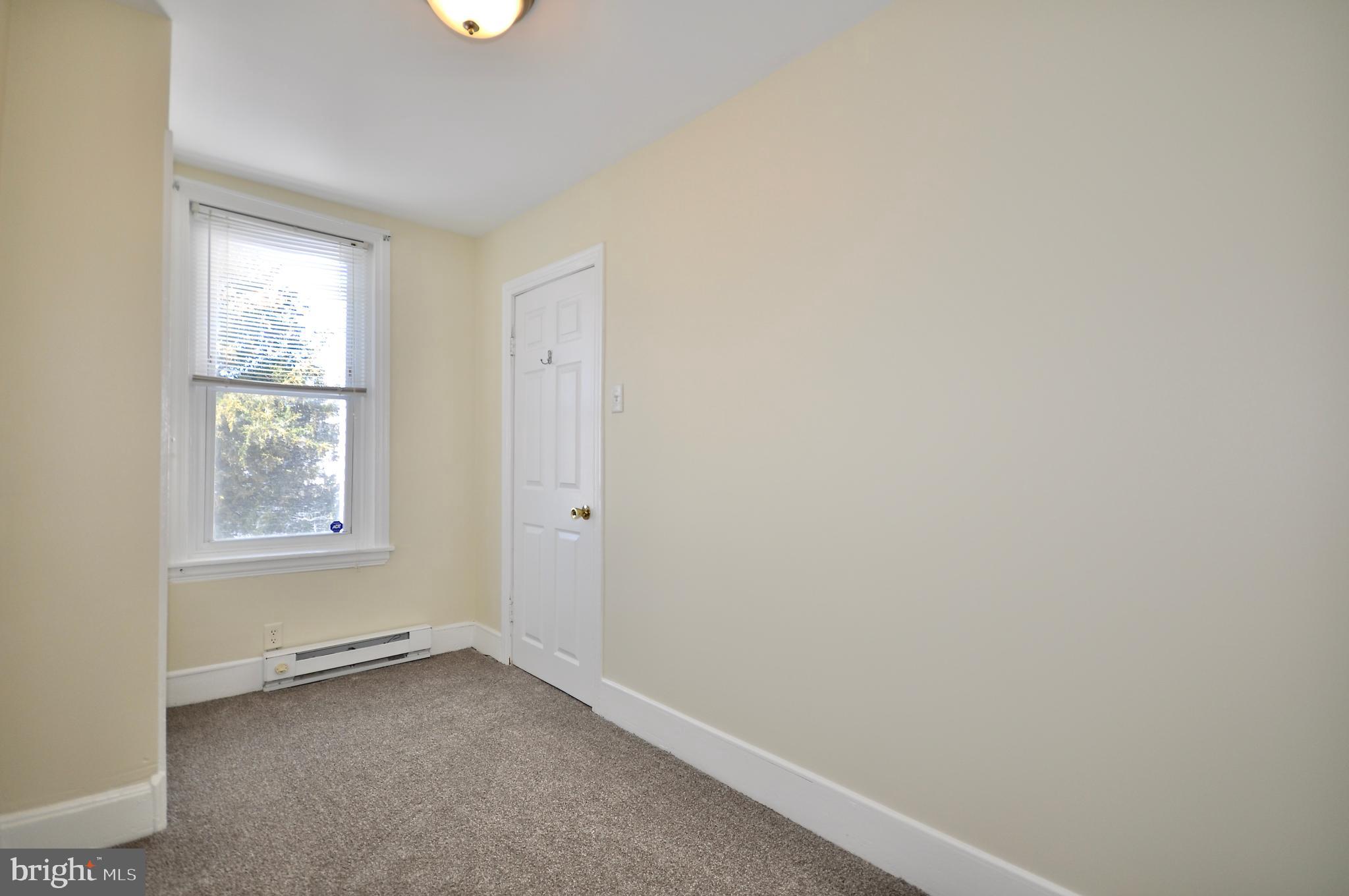 PORT RICHMOND - Residential Lease