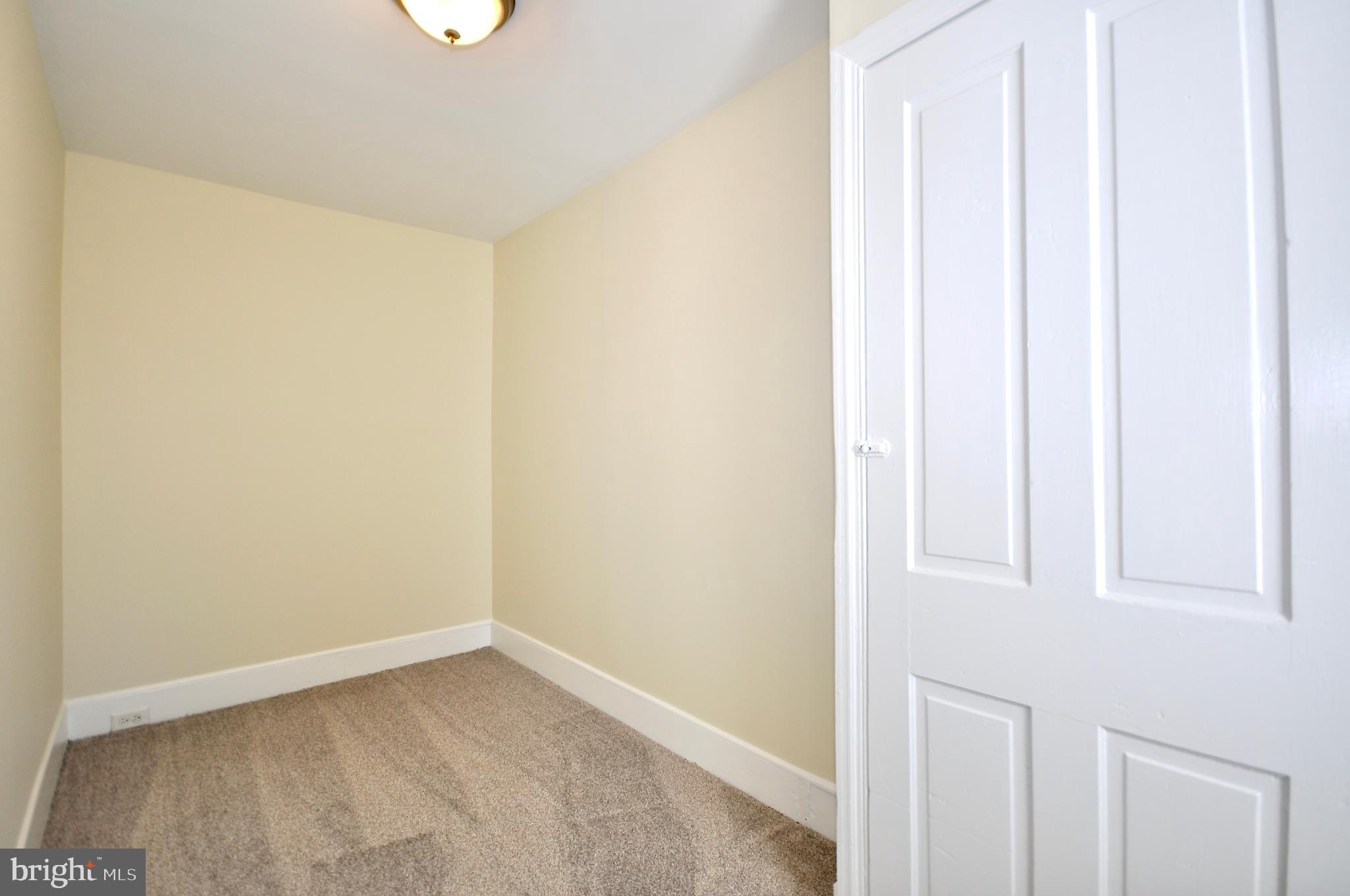 PORT RICHMOND - Residential Lease