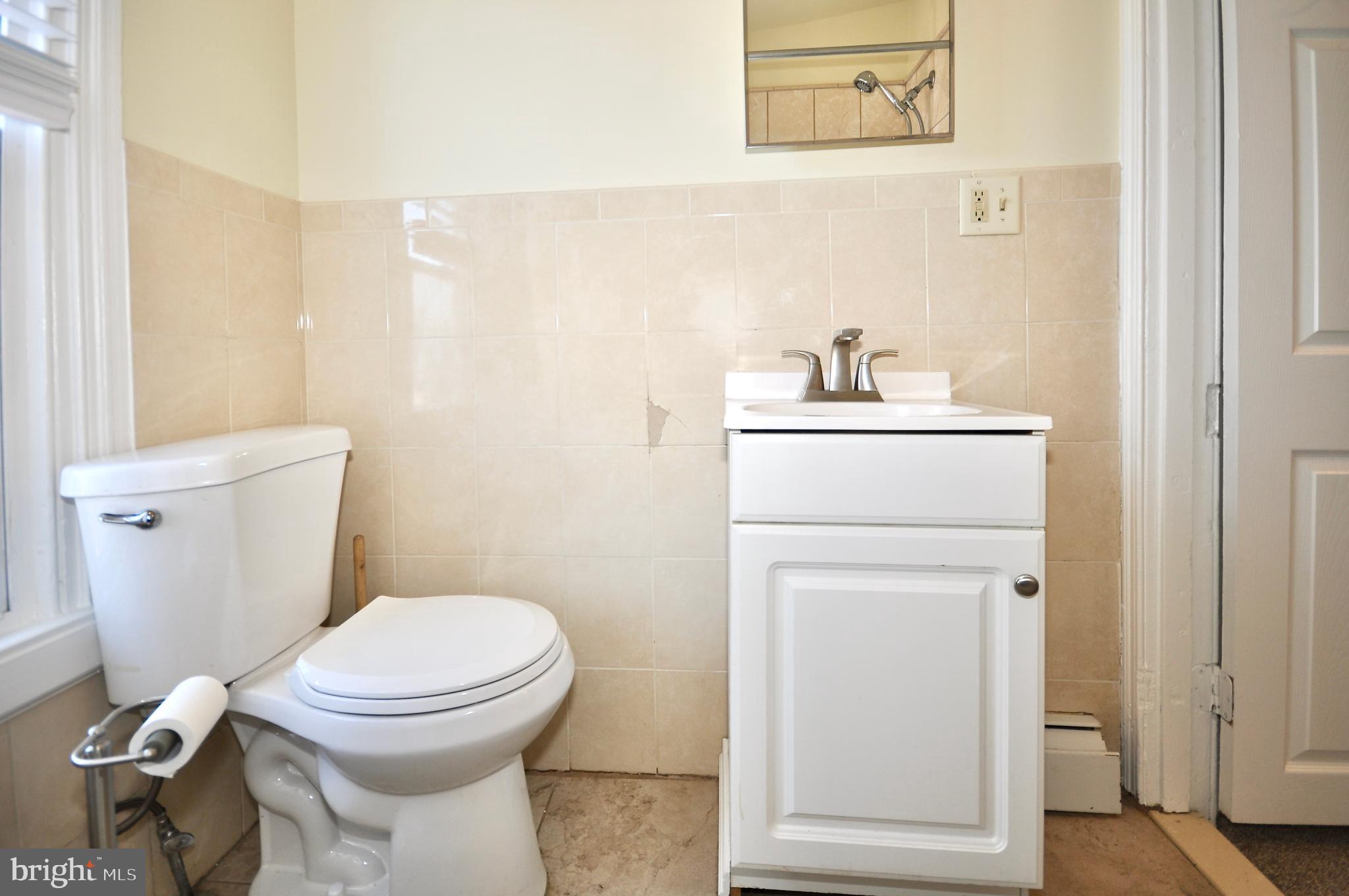 PORT RICHMOND - Residential Lease