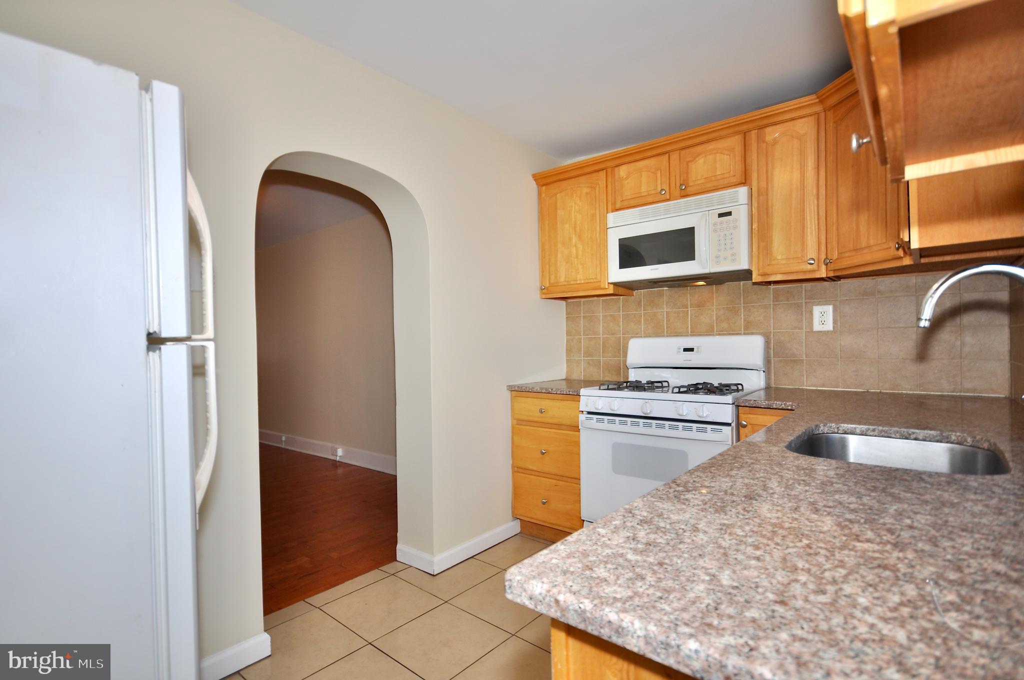 PORT RICHMOND - Residential Lease