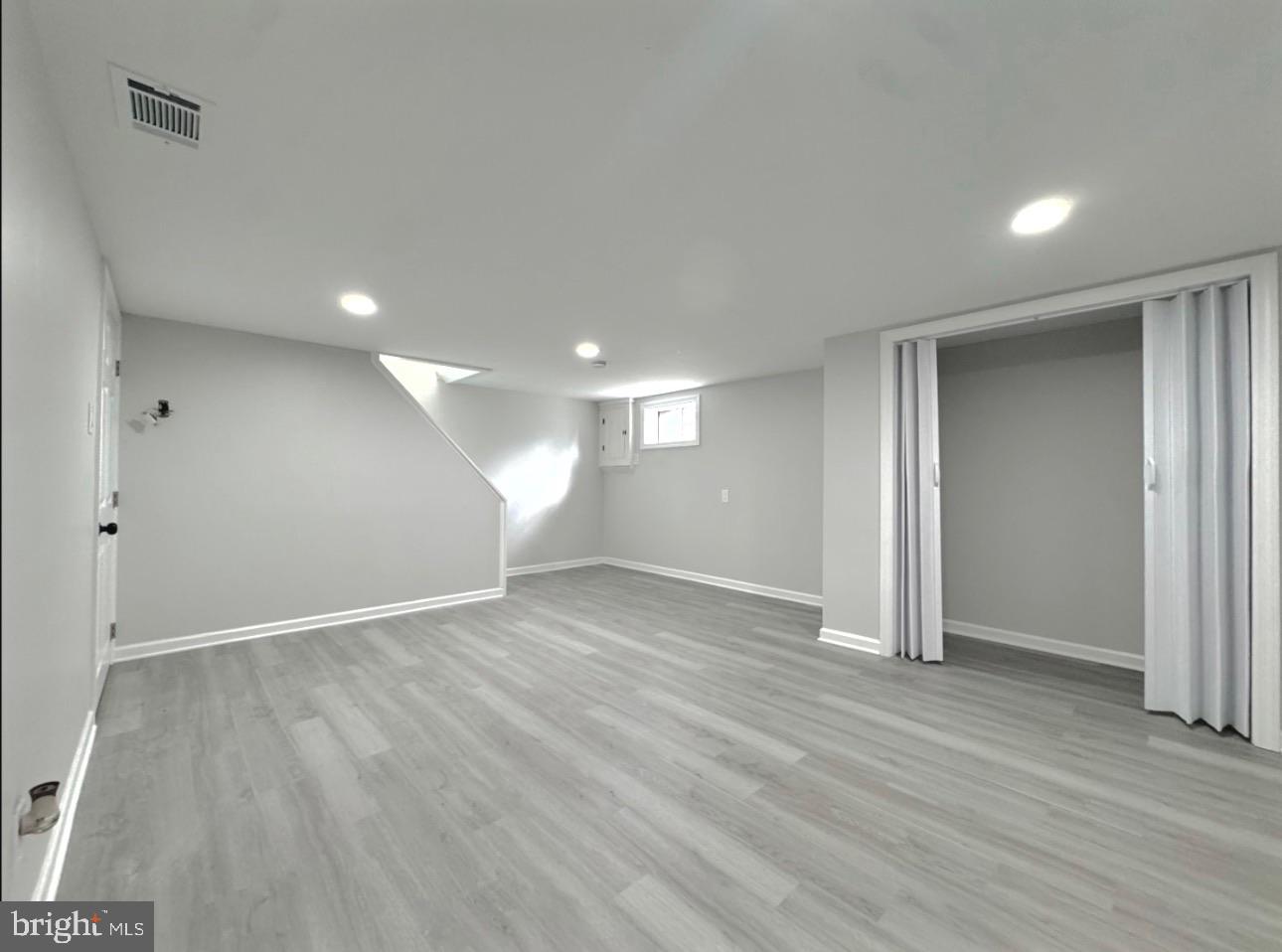 COLLINS PARK - Residential