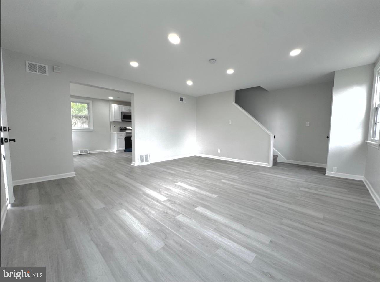 COLLINS PARK - Residential