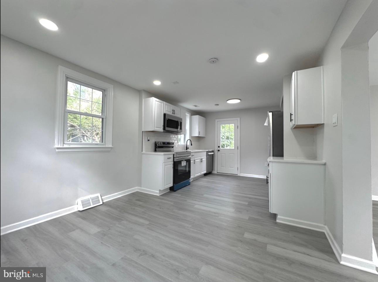COLLINS PARK - Residential