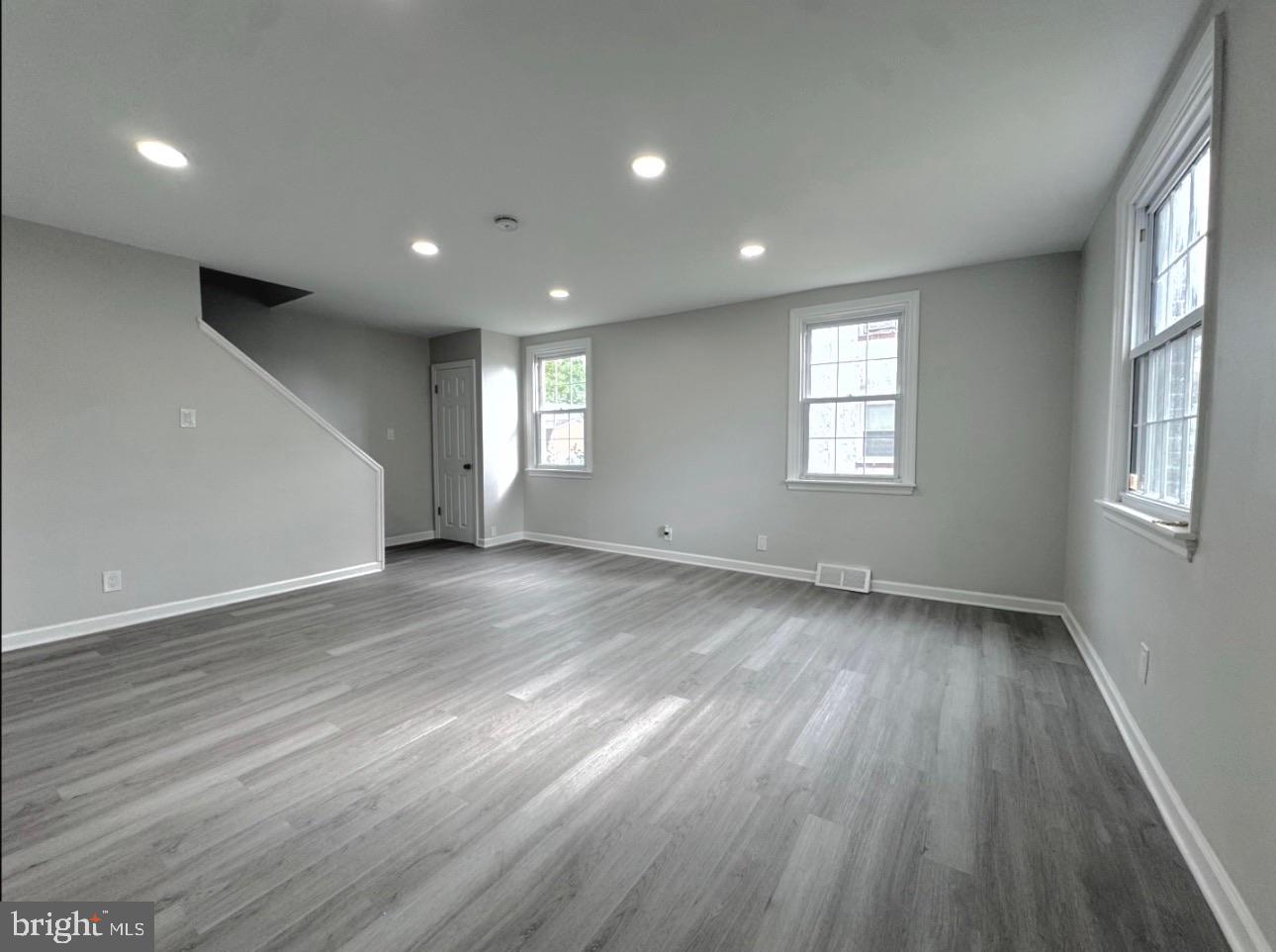 COLLINS PARK - Residential
