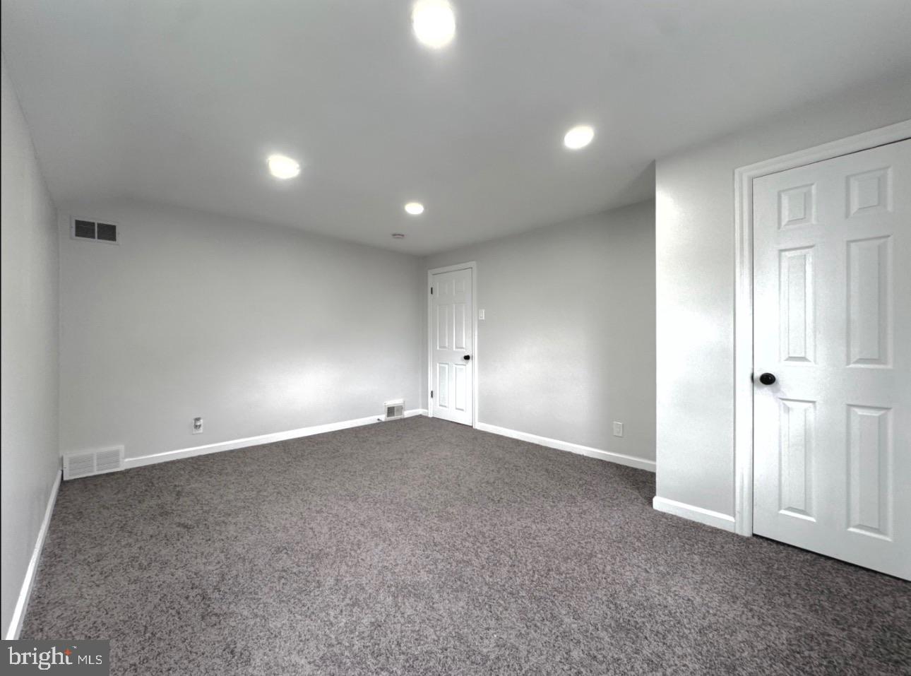 COLLINS PARK - Residential