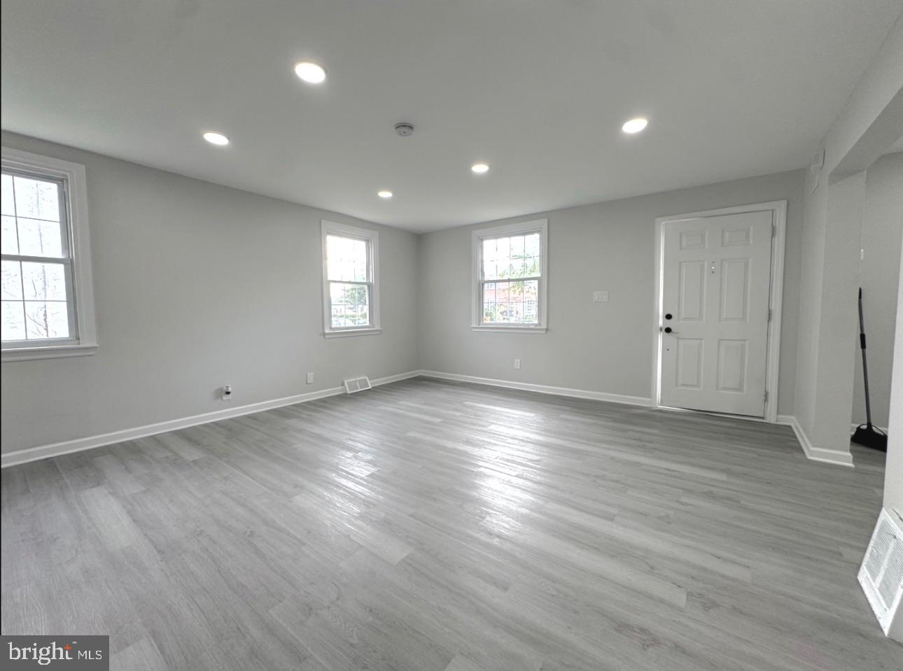 COLLINS PARK - Residential