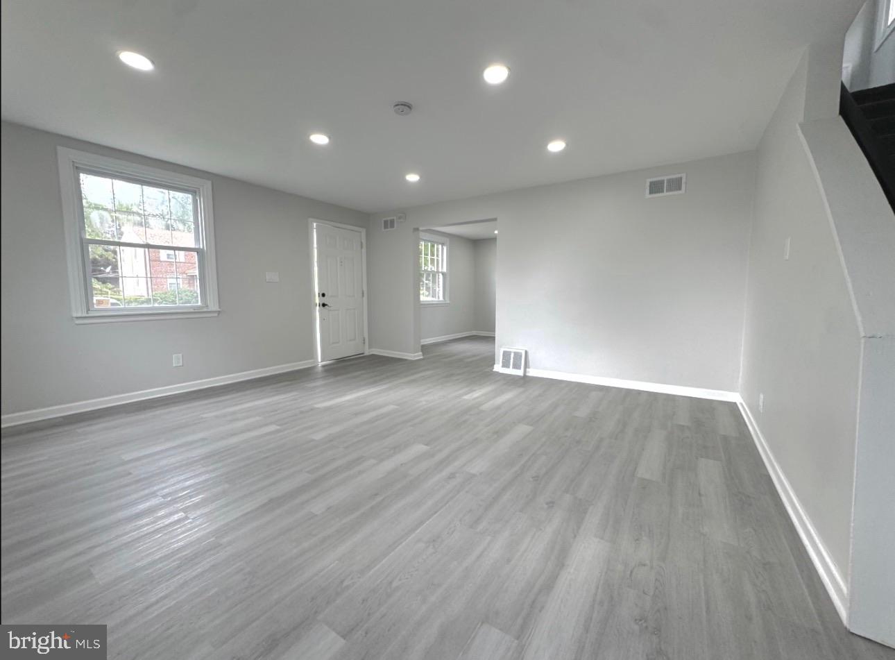 COLLINS PARK - Residential