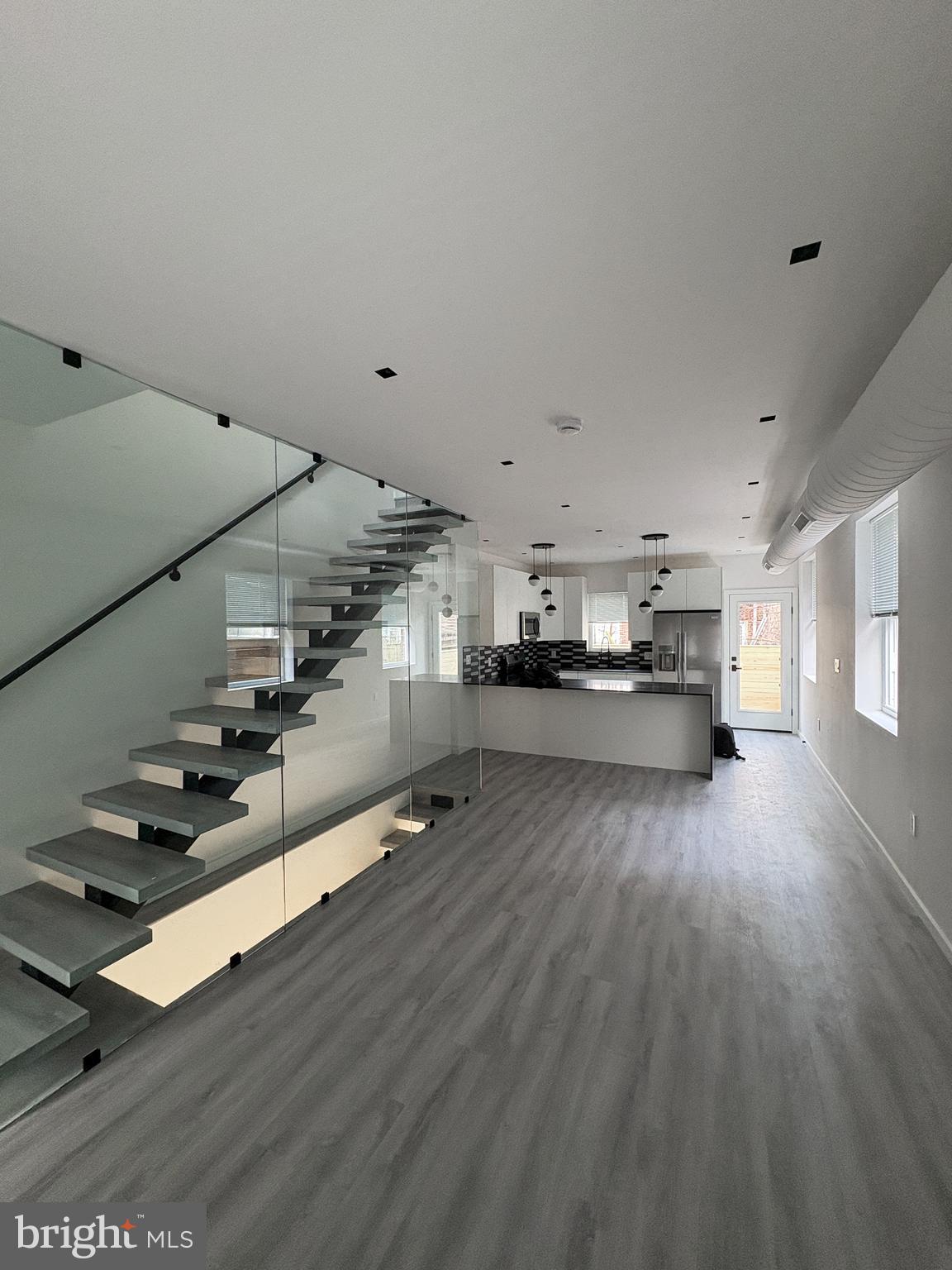 2609 INGERSOLL STREET