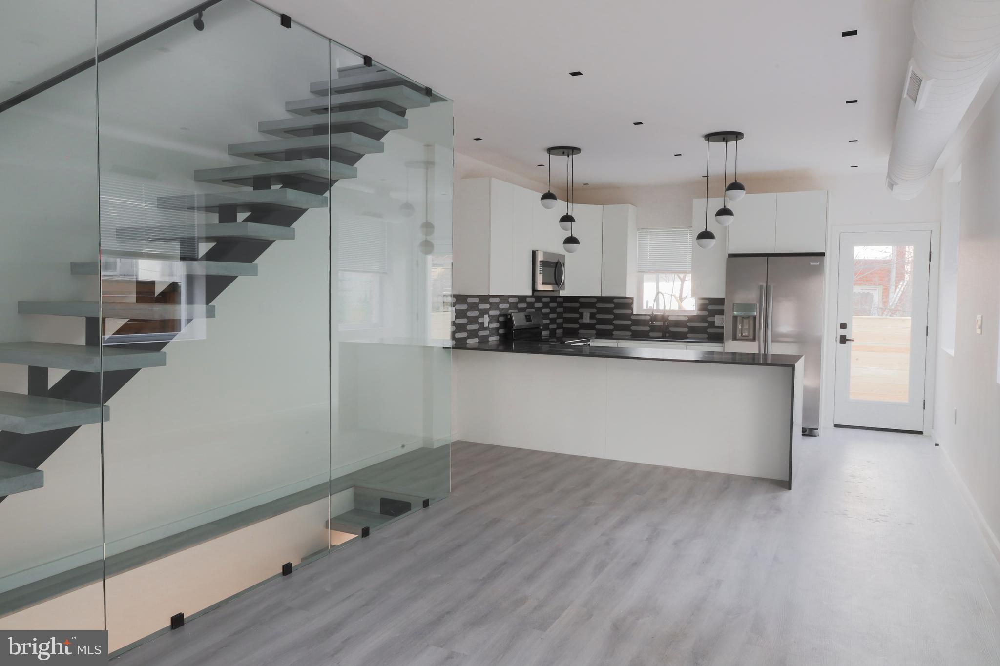 2609 INGERSOLL STREET