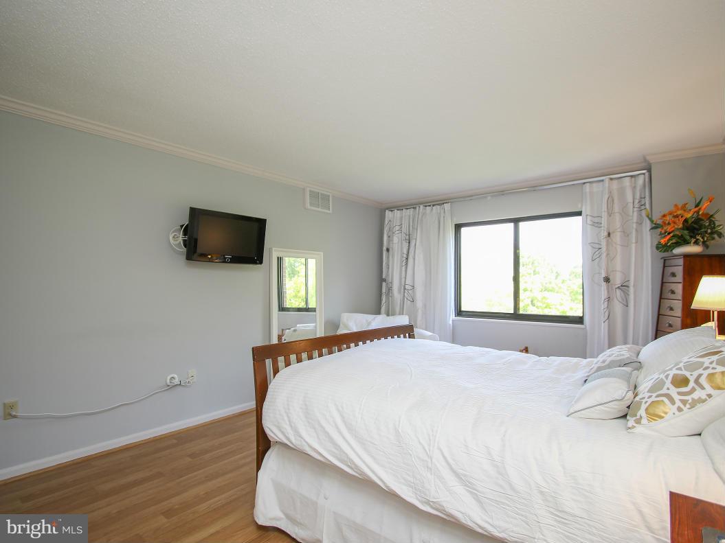 GREENS AT LEISURE WORLD - Residential
