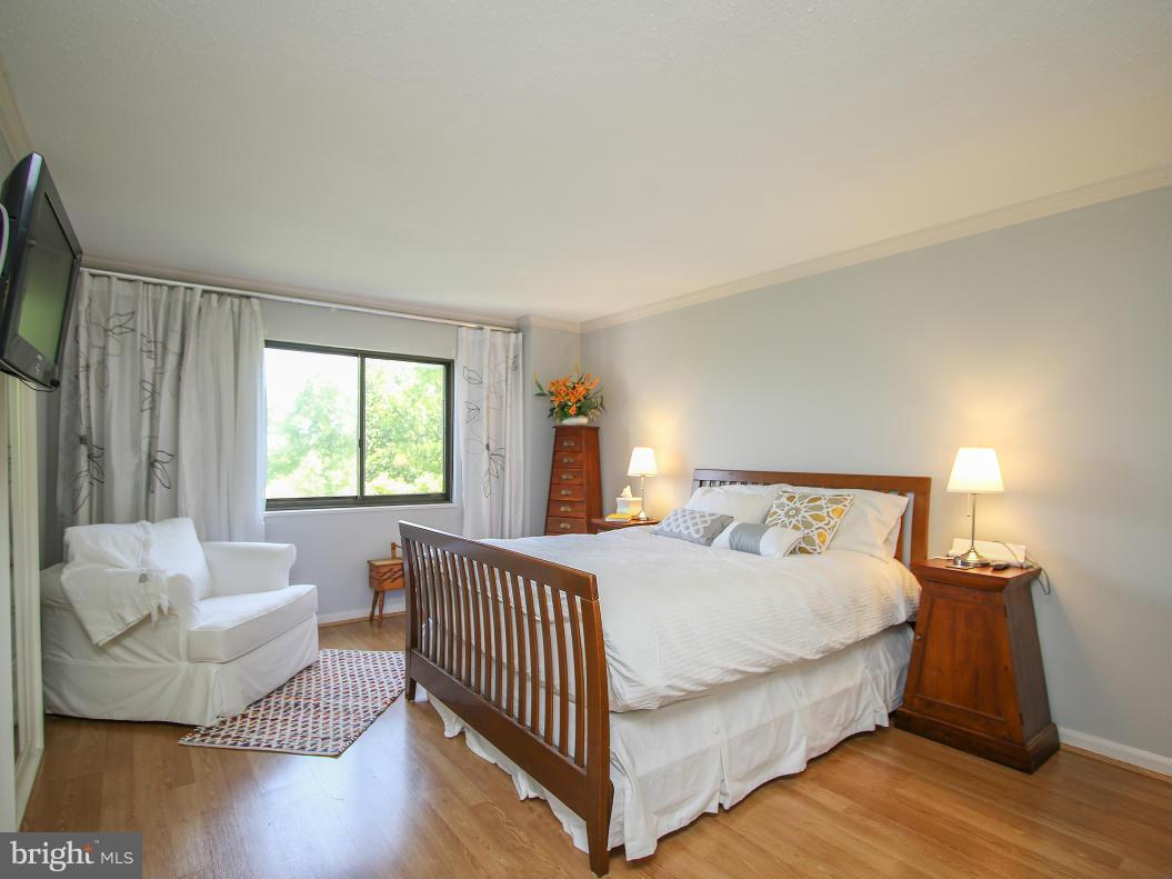 GREENS AT LEISURE WORLD - Residential