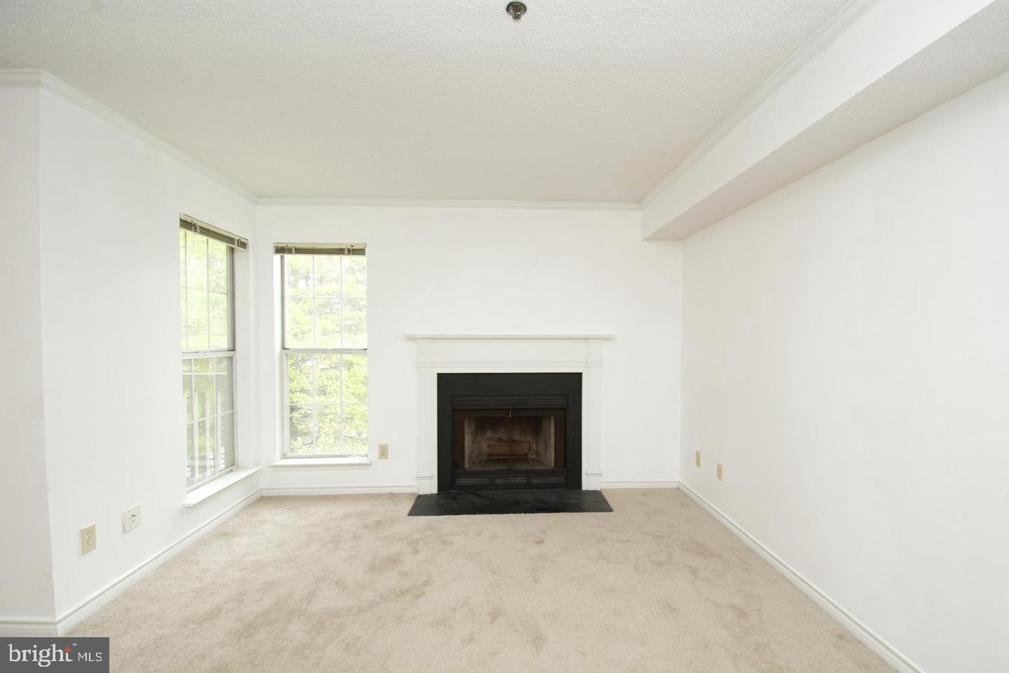 FOUNTAINS AT MCLEAN - Residential Lease