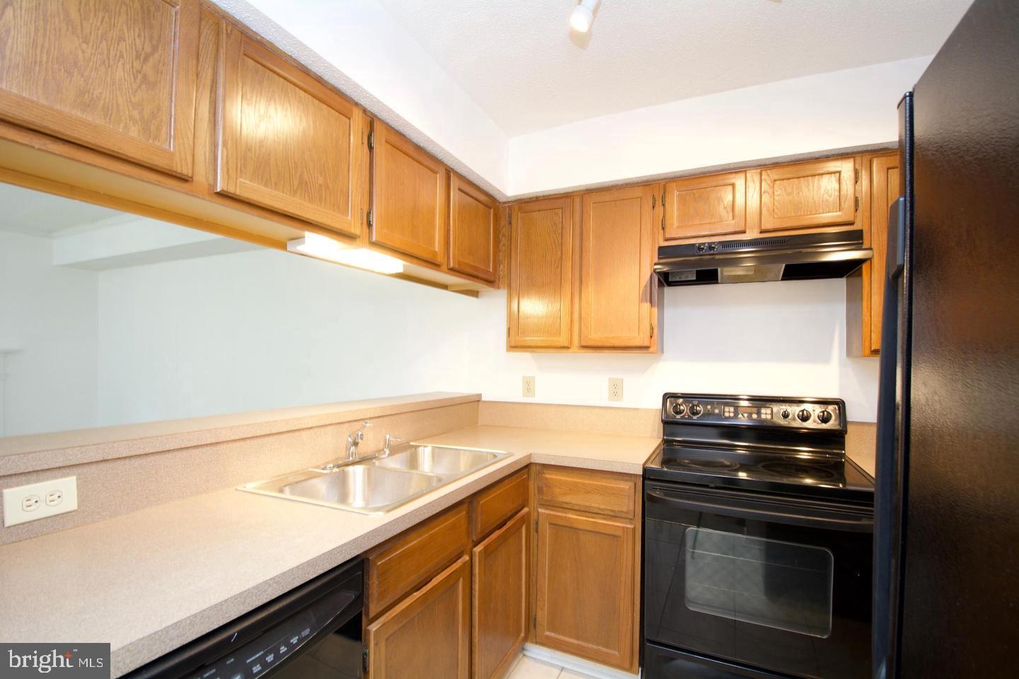 FOUNTAINS AT MCLEAN - Residential Lease