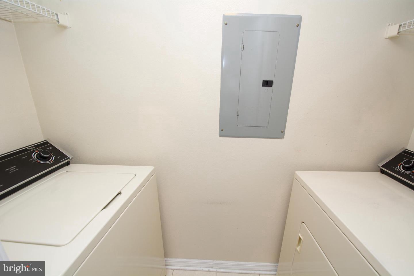 FOUNTAINS AT MCLEAN - Residential Lease