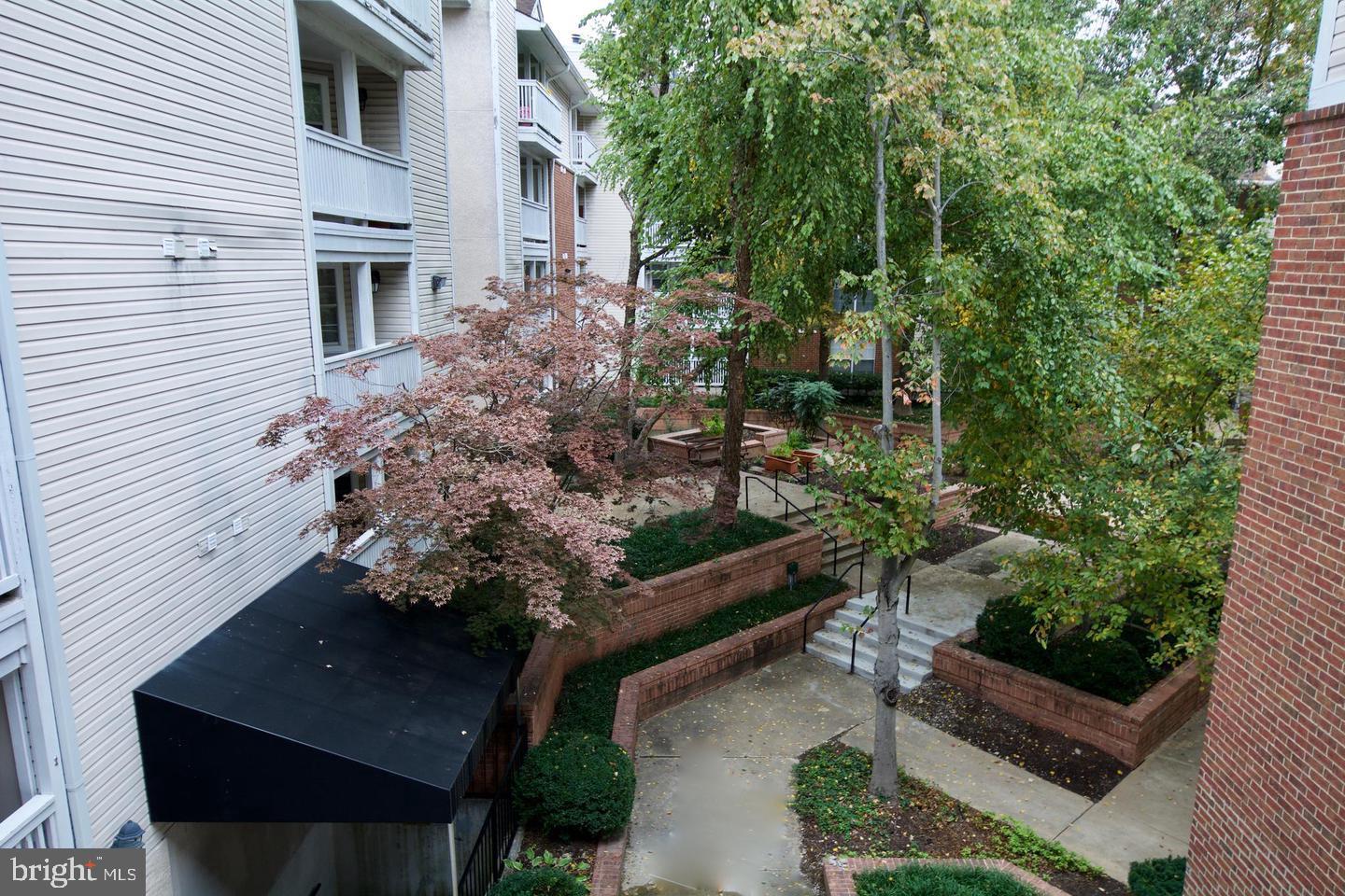FOUNTAINS AT MCLEAN - Residential Lease