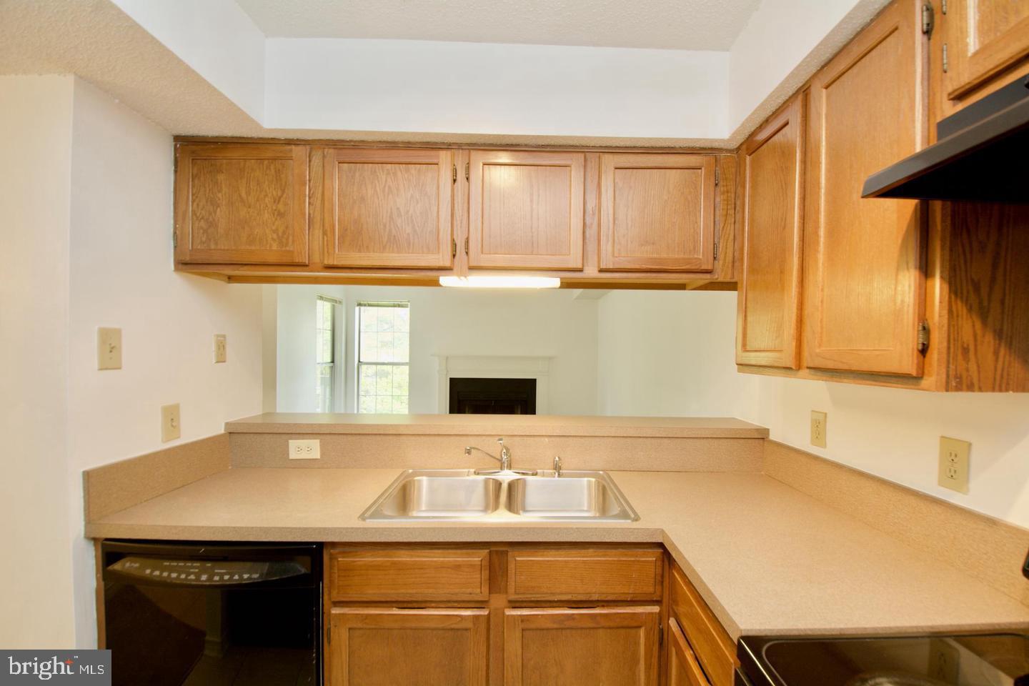 FOUNTAINS AT MCLEAN - Residential Lease