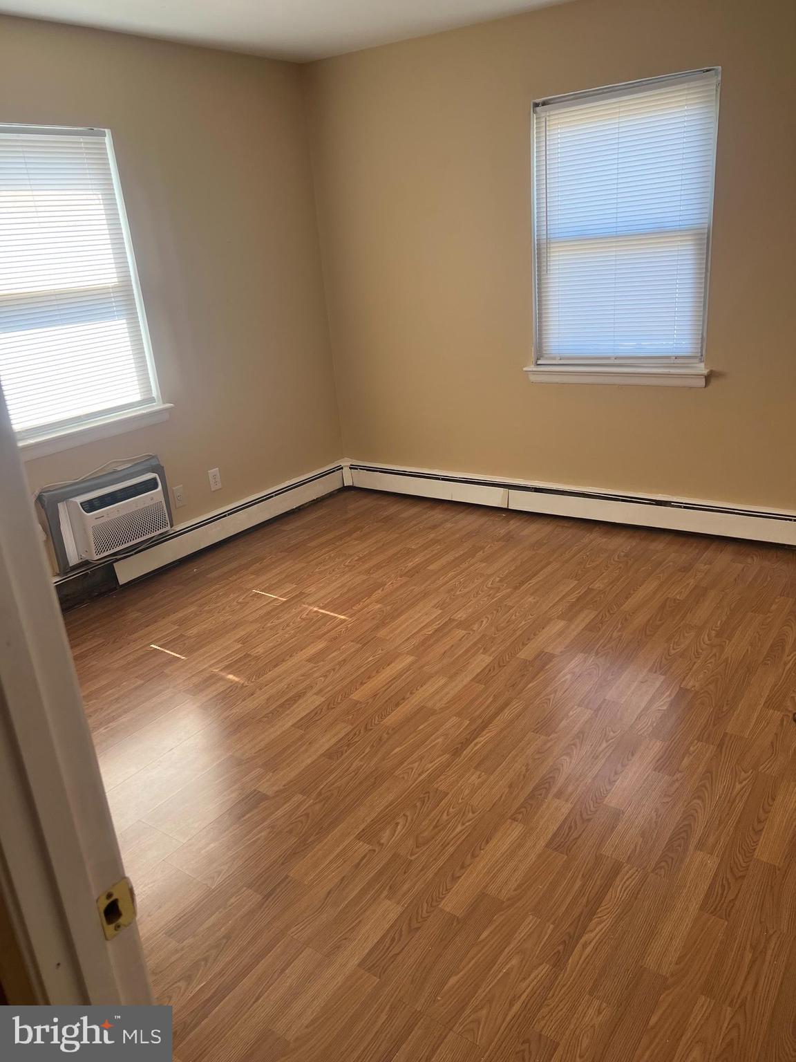 MT RAINIER- ROGERS 1ST A - Residential Lease