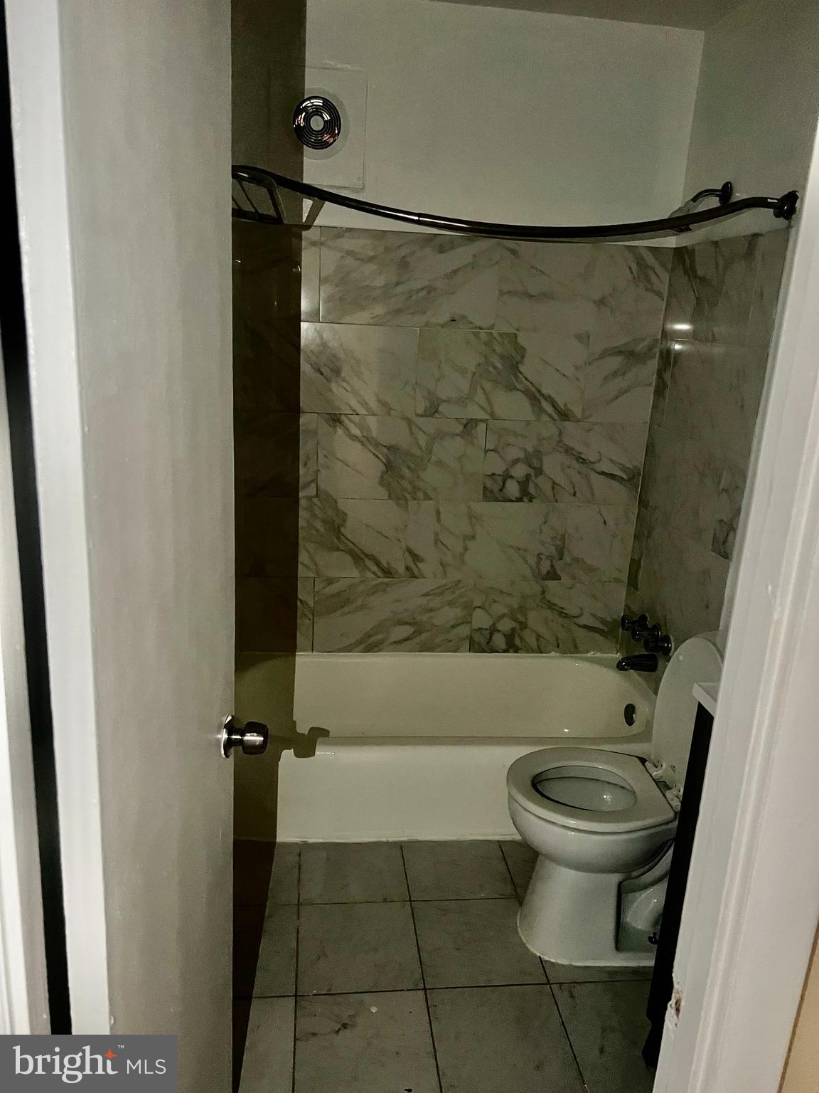 MT RAINIER- ROGERS 1ST A - Residential Lease