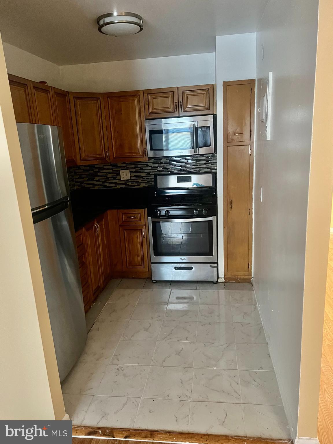 MT RAINIER- ROGERS 1ST A - Residential Lease