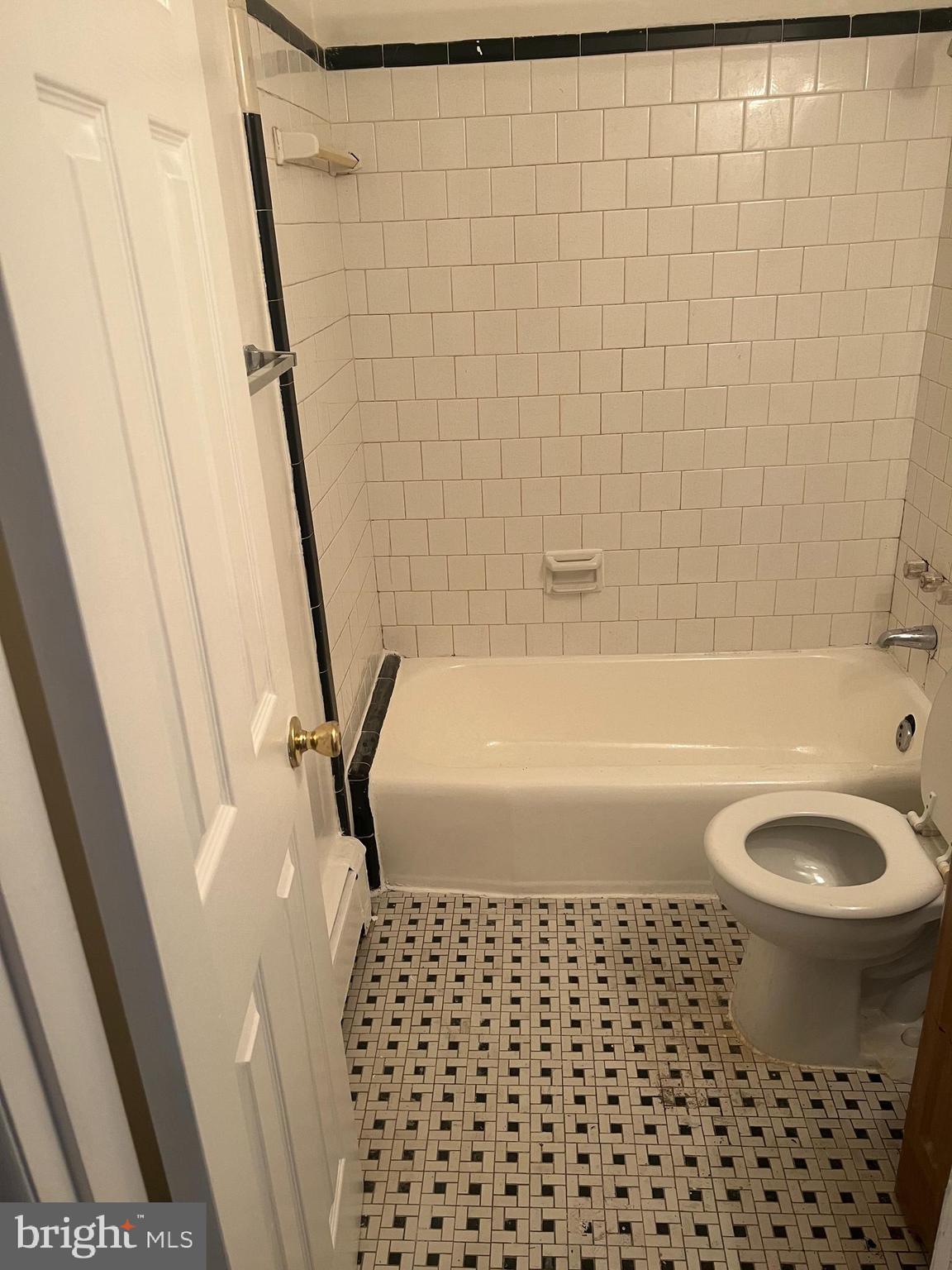 MT RAINIER- ROGERS 1ST A - Residential Lease