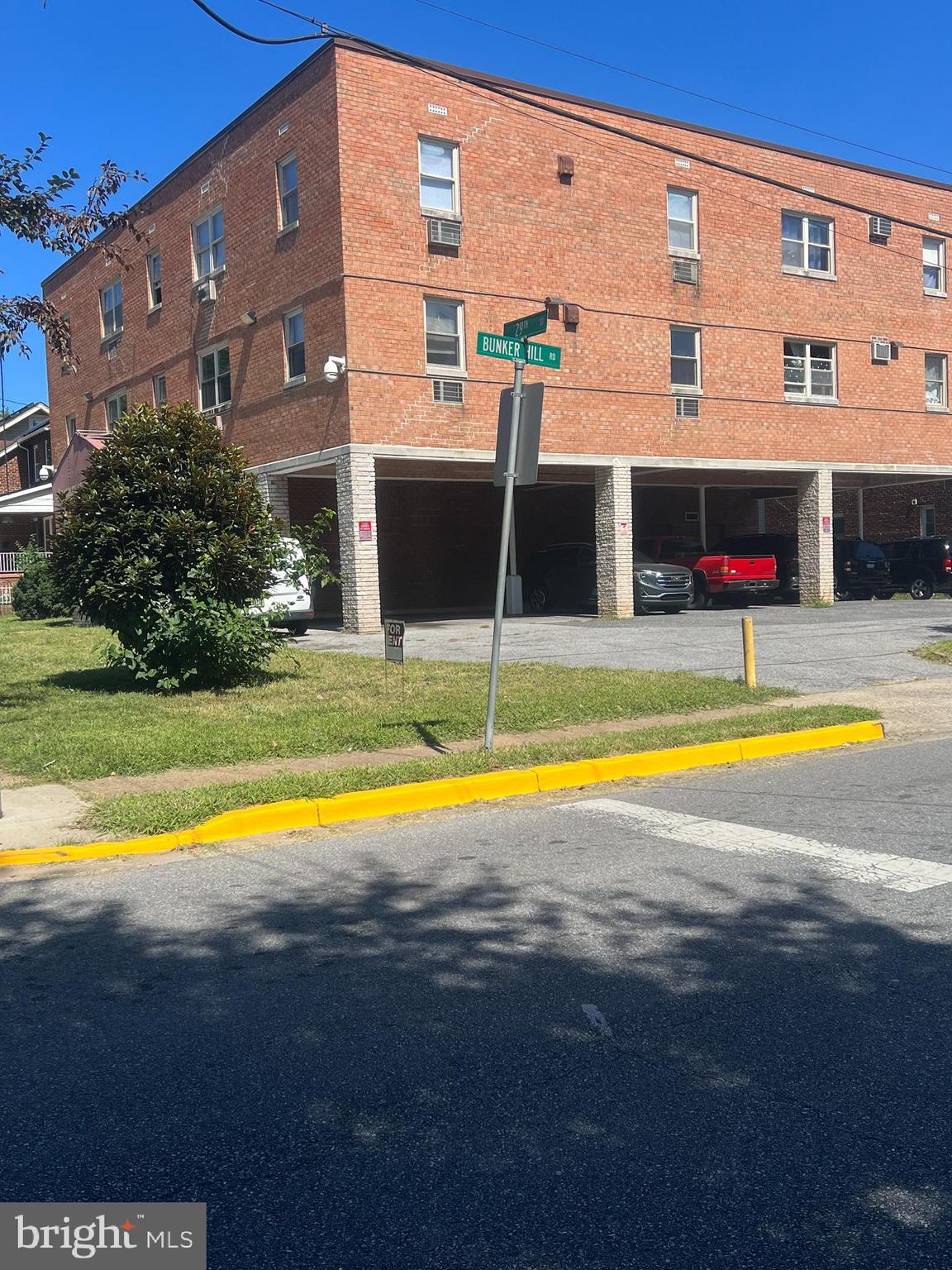 MT RAINIER- ROGERS 1ST A - Residential Lease