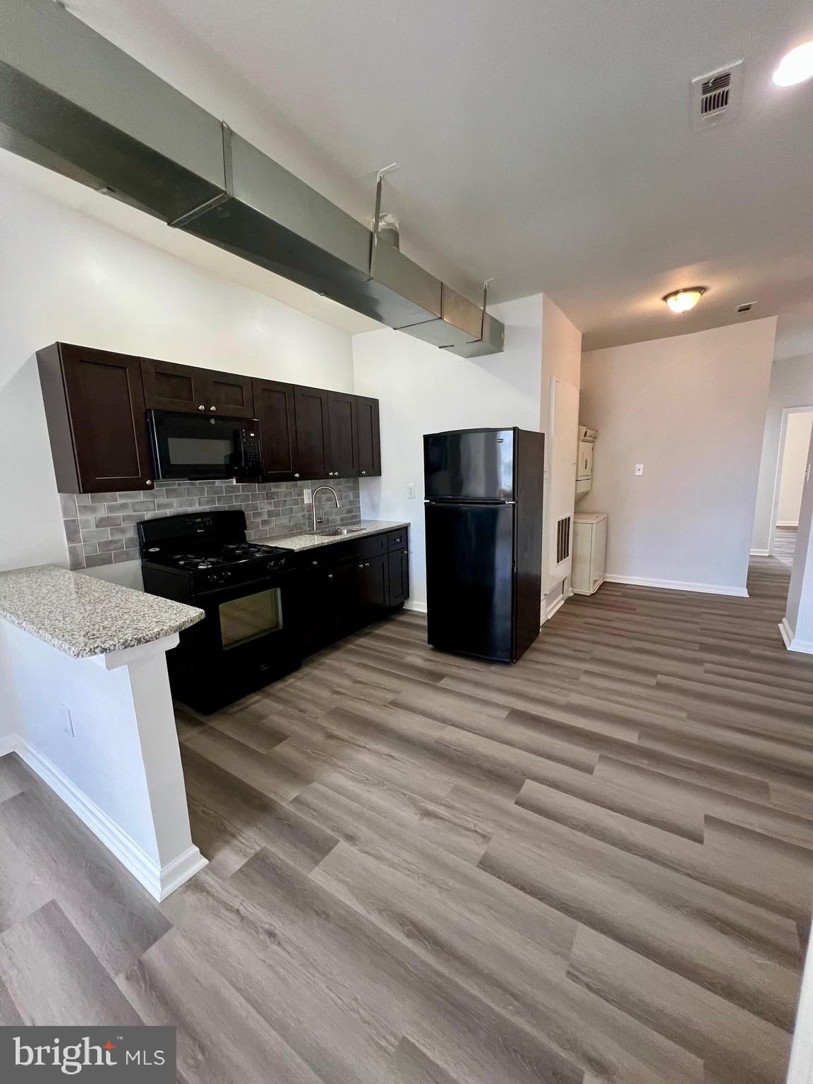 STRAWBERRY MANSION - Residential Lease