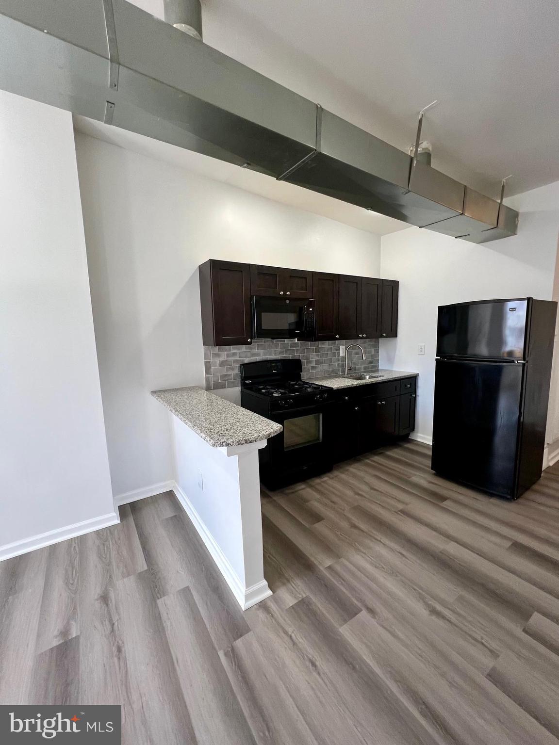 STRAWBERRY MANSION - Residential Lease