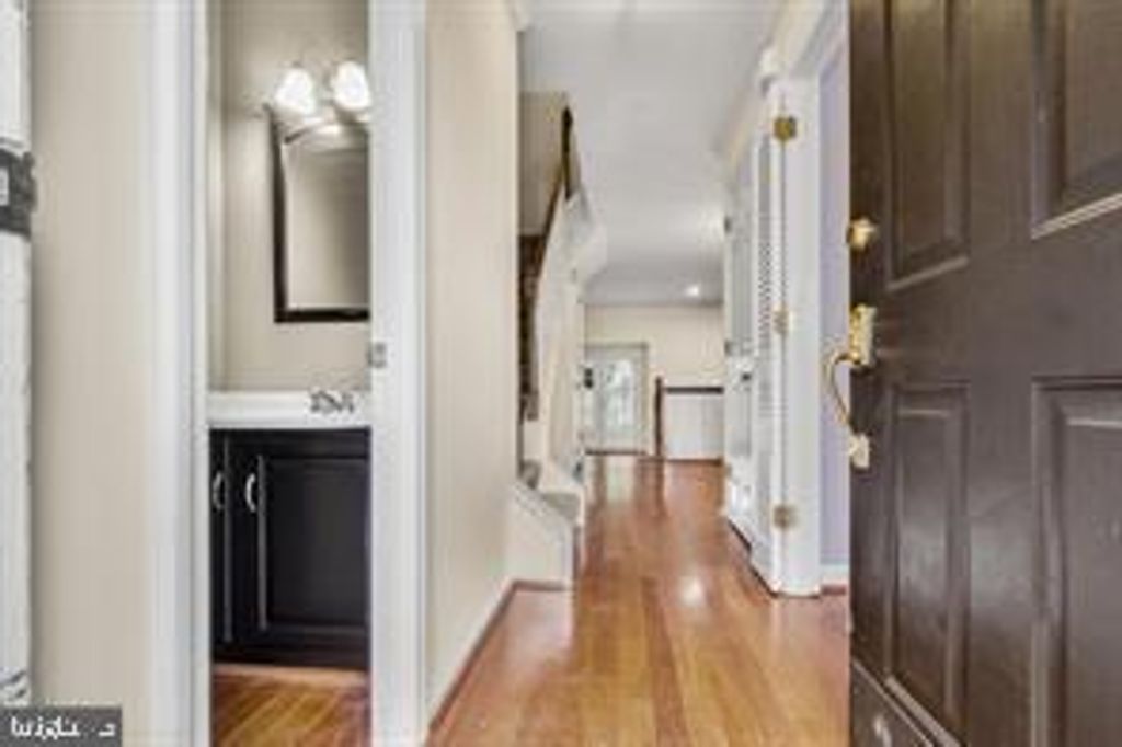 Photo of 128 Wooden Carriage Drive, HOCKESSIN, DE 19707 (MLS # DENC2090330)