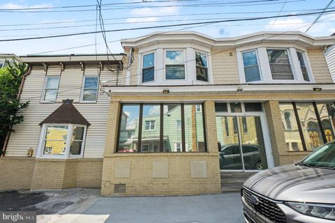 Townhouse For Sale - 214 N Jardin Street<br/> SHENANDOAH, PA 17976