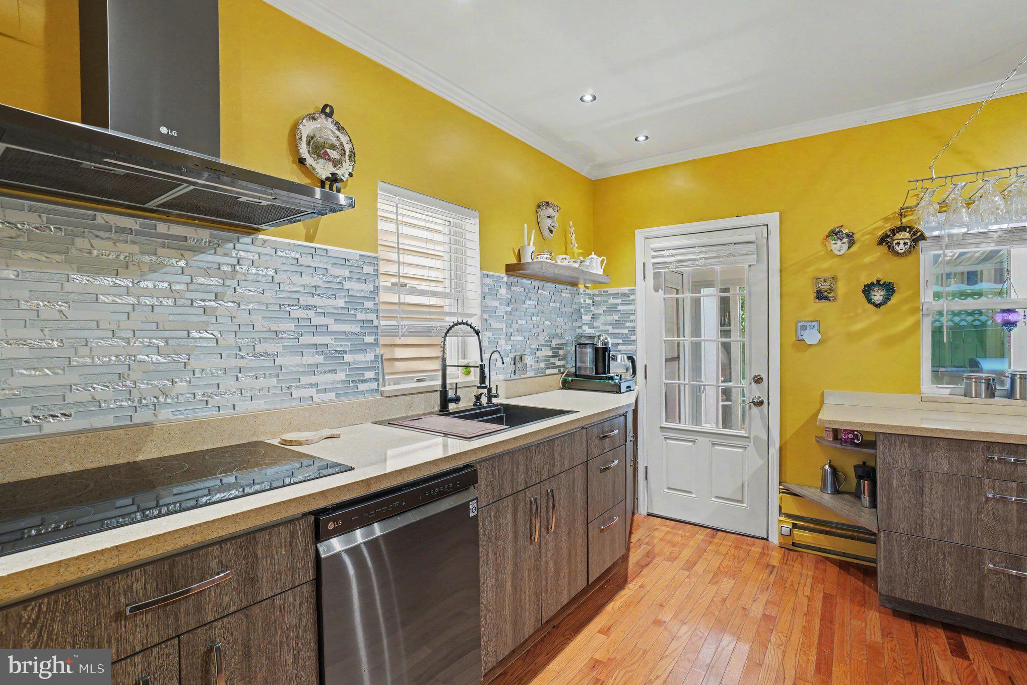 214 N JARDIN STREET